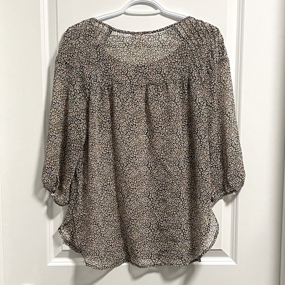 Lauren Conrad sheer blouse with floral design Size S - Picture 2 of 6